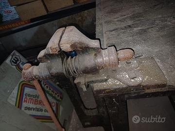 Morsa e banco antiche