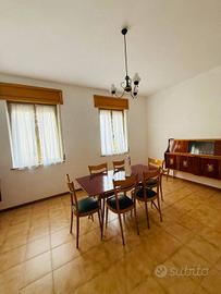 Villa di 220 m² con più di 5 locali e box auto a P
