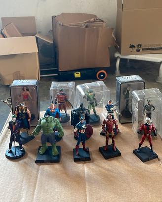 action figures Marvel e DC