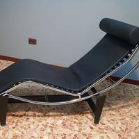 Chaise Longe di Le Corbusier