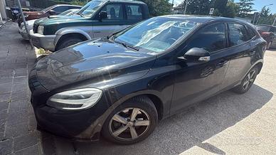 volvo v40 perfetta