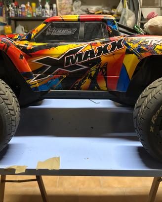 Xmaxx 8s Traxxas + caricatore + batterie