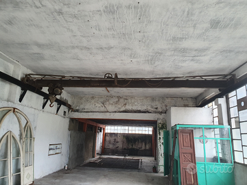 Magazzino in posizione comoda