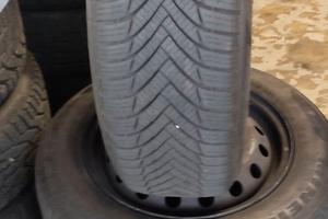 Cerchi in ferro con gomme termiche per Grande punt