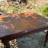 Tavolo in legno lavorato - da restaurare