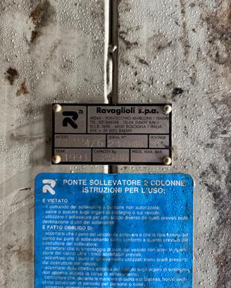 Ponte sollevatore per auto