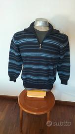 Maglione Blu con zip, a righe orizzontali