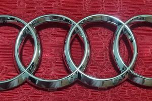 Stemma Audi originale 8W9 853 742 2ZZ