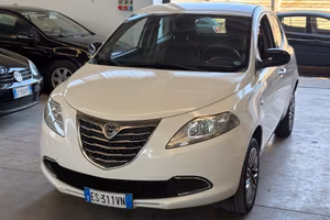 Lancia Ypsilon 0.9 TwinAir 85 CV 5 porte Metano Ec
