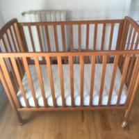 Lettino con materasso