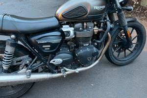 Triumph Street Twin 900 Ironstone
