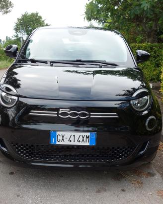 Fiat 500e Icon Nera (43Kw 118 cv)
