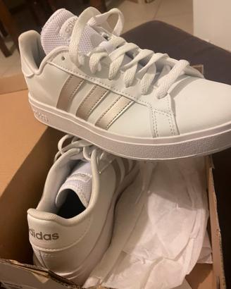 Scarpe nota marca nuove