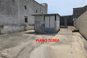 Capannone a solo uso deposito su due piani