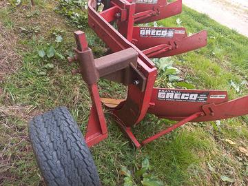 aratro trivomere Greco