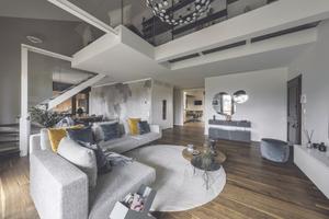 Elegante Attico Ristrutturato nel Cuore di Padova