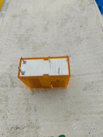rele' 250 volt 10A da montare su zoccolo