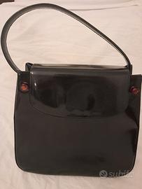 borsa elegante nera in vernice