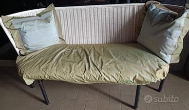 divanetto in vimini vintage
