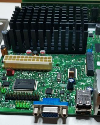 Scheda madre Intel micro ATX con CPU e ram