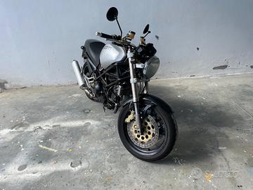 Ducati Monster 900