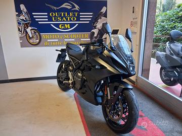 Suzuki GSX-8R R