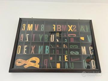 Grande Bacheca in legno con lettere