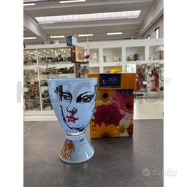 VASO RITZENHOFF VIS A VIS P. GIOVANOPOULOS