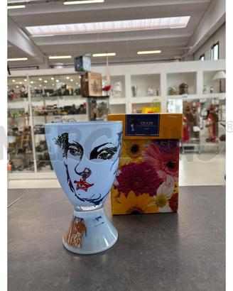 VASO RITZENHOFF VIS A VIS P. GIOVANOPOULOS