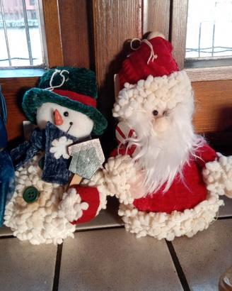 Befane e babbo natale e pupazzo di neve