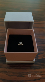 Anello Solitario Pandora con cuore bianco