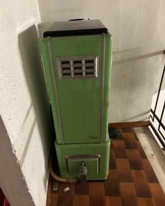Stufa vintage Becchi Forlì in metallo smaltato