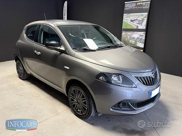 LANCIA Ypsilon 1.0 Hybrid 70 cv Silver Plus - Ne