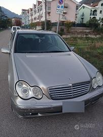 Macchina mercedes 2003