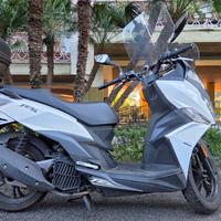 SYM Jet 14 125 (2020) – accessori inclusi