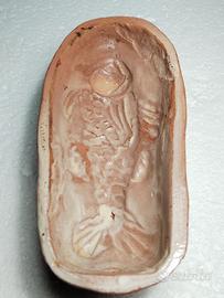 Stampo d'epoca in terracotta invetriata Pesce