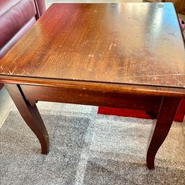 Tavolino in noce x salotto in “ Arte Povera” 45x45