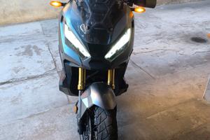 Honda x adv 750