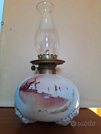 Lume a olio con vetro opalino