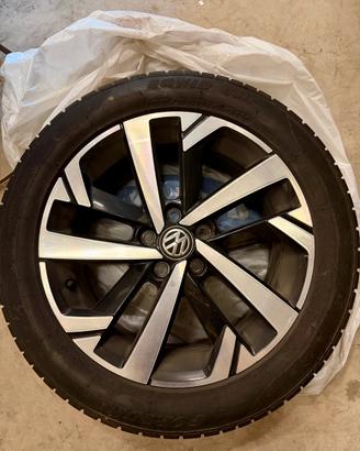 Cerchi in lega VW Torsby per Polo 6 con gomme inv
