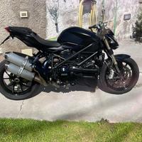 Ducati streetfighter 848 total black