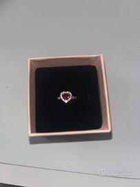 anello pandora a cuore