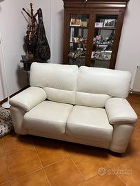divano letto pelle bianca semi nuovo cm 150