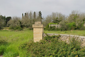 Terreno vicino al mare con piccolo rudere