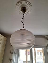 Lampadario a palla in vetro