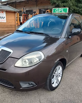 Lancia Ypsilon 1.2 69 CV 5 porte GPL Ecochic Plati