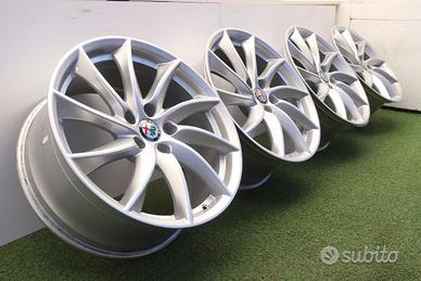 Cerchi lega Alfa Romeo Giulia Giulietta 18 Origina