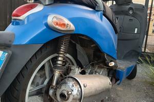 Kymco People 250cc ,anno 2005 , km 21.000 circa
