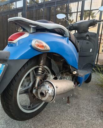 Kymco People 250cc ,anno 2005 , km 21.000 circa