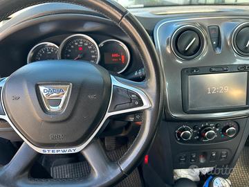 Dacia Sandero Stepway 1.5 dci blu metalizzato